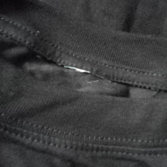 Black and White Ray Ban Tee Shirt "Never Hide" - Picture 4 of 8